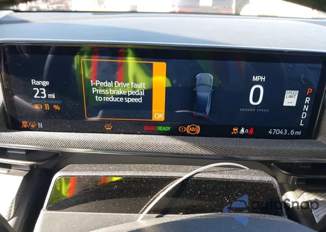 2022 Ford Mustang Mach-E Select z USA, uszkodzony, nr VIN 3FMTK1RM2NMA35383